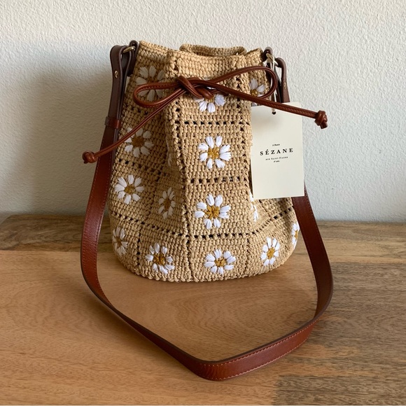 Sezane Daisy Floral Embroidered Raffia Farrow Bag - Picture 4 of 9